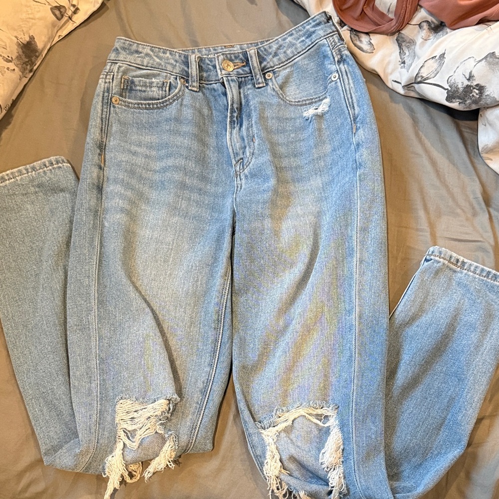 American Eagle Outfitters Light Blue Distressed Boyfriend Jeans
